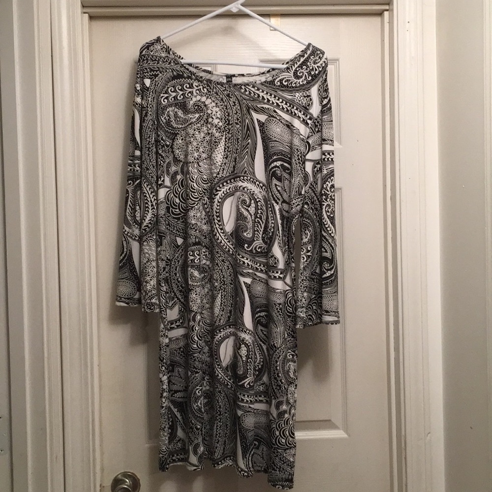 🍒Black and white 2X dress